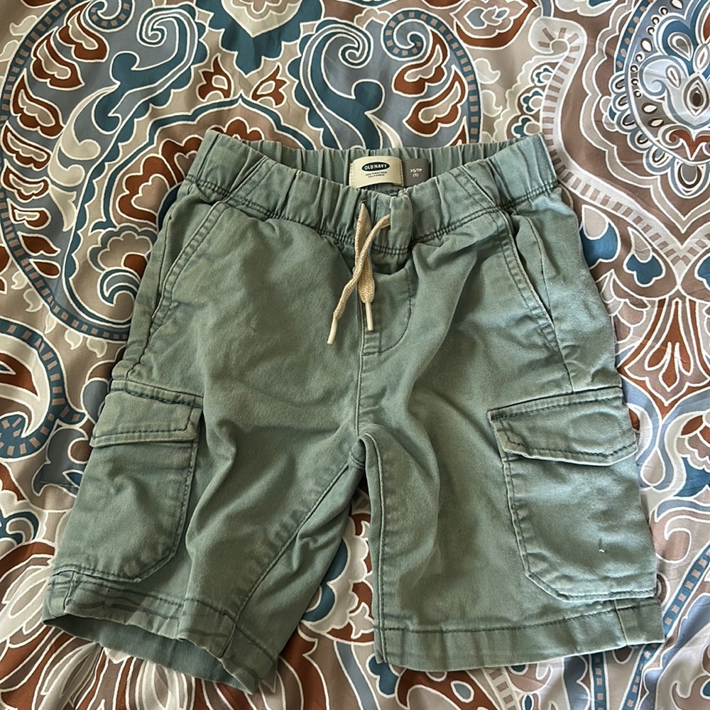 Old navy size five teal shorts with pockets